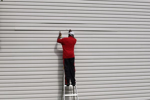 Cost of Loose Siding Repair in Jacksonville